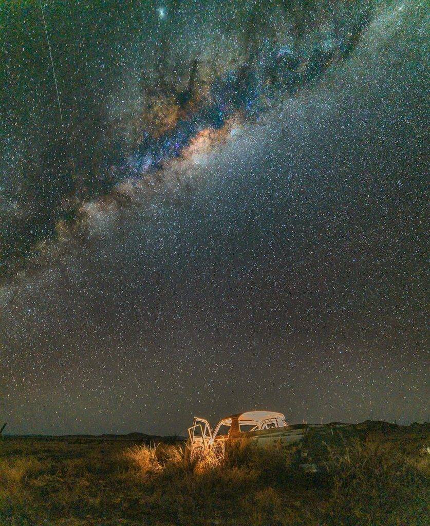 how to identify planets in the night sky