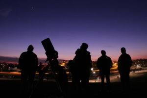 Amateur astronomers'