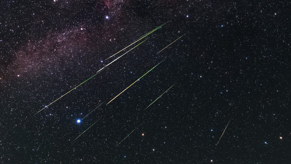 Can You Stargaze Without a Telescope?